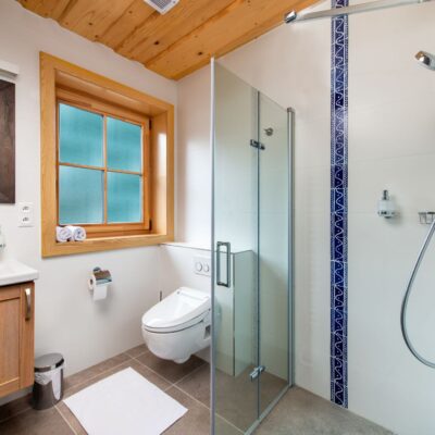 Ručne vyrábané maľované obklady. Apartmány Roháče Zuberec