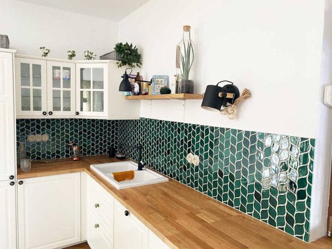Keramický obklad na stenu do kuchyne - obklad mozaika - Smaragdovo zelené - Kuchynská zástena