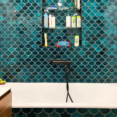 Keramický obklad na stenu do kúpeľne - Mozaika obklad rybie šupiny - Modro zelená farba