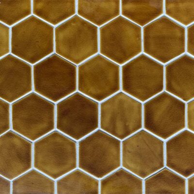 Keramický obklad Hexagon v karamelovej lesklej farbe