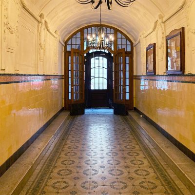 Replika historického obkladu. Klobučnícka ulica (Bratislava)