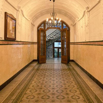 Replika historického obkladu. Klobučnícka ulica (Bratislava)